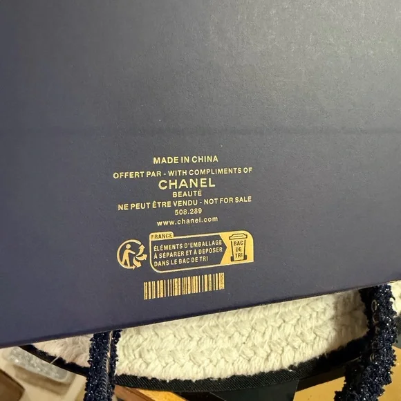 UPDATE 3/19/26: CC Beauté Crossbody Pouch, headband & novelty brooch + Charm NIB - Picture 15 of 17